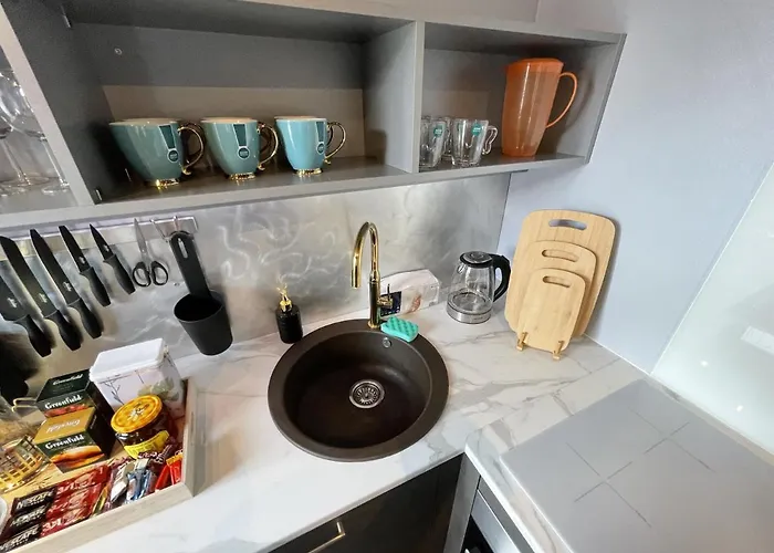 Bermuuda Family بايده